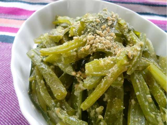 茎わかめはにんにく炒めが断然うまい♪